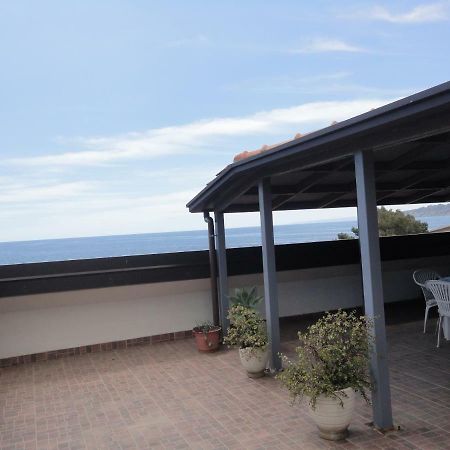 Appartamento Sul Mare อาชิเรอาเล ภายนอก รูปภาพ